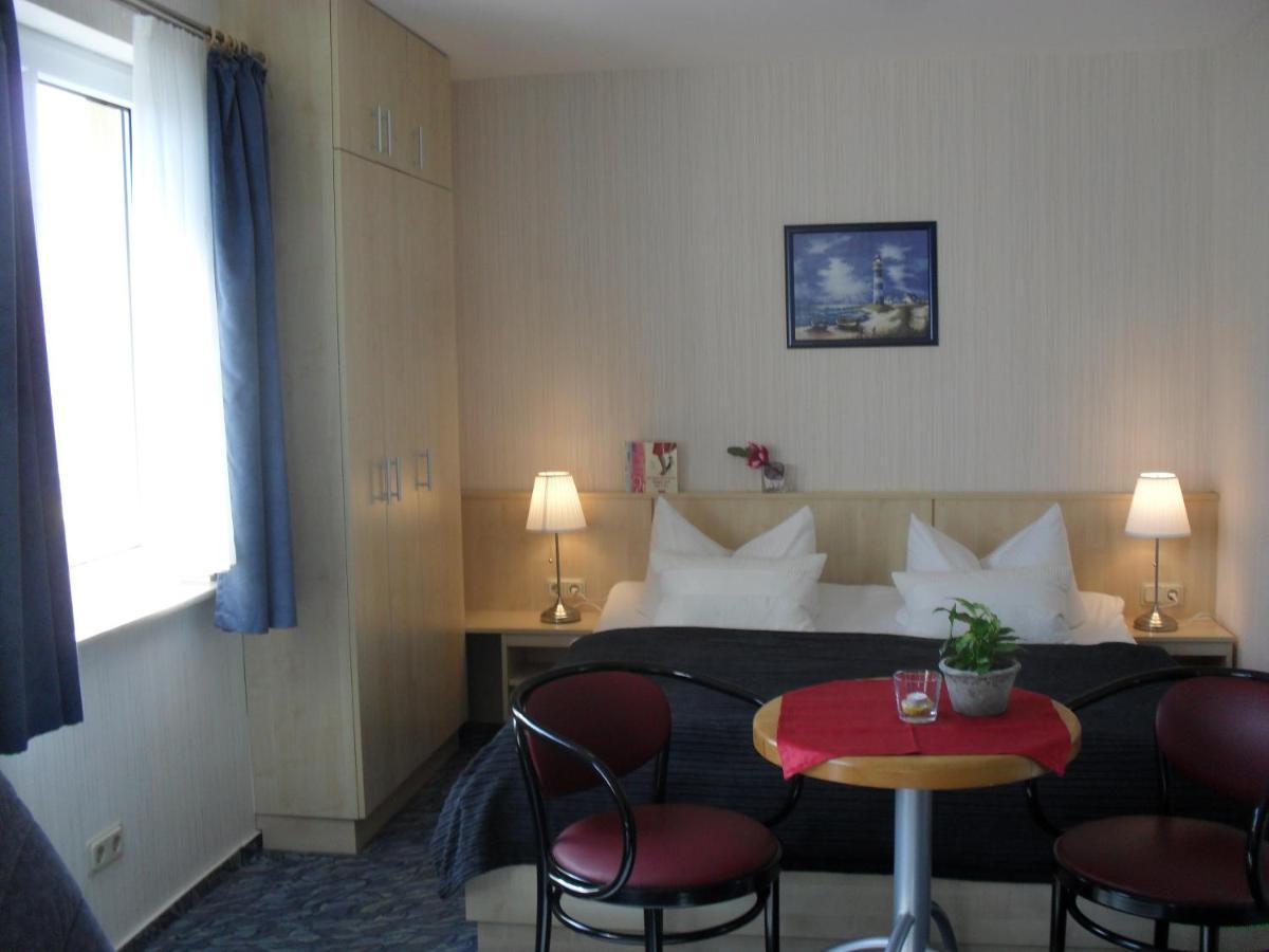 Hotel-Pension Zur Mole Wiek auf Rügen Eksteriør billede