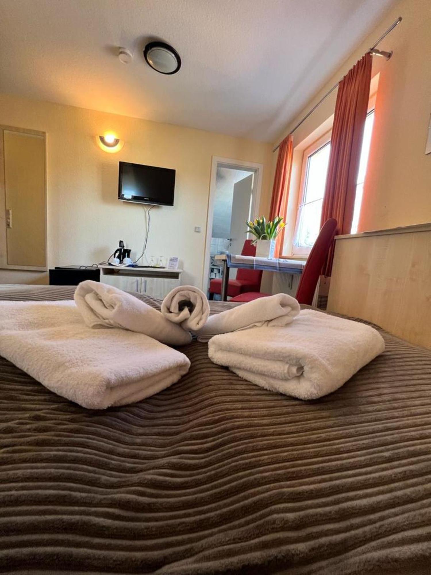 Hotel-Pension Zur Mole Wiek auf Rügen Eksteriør billede