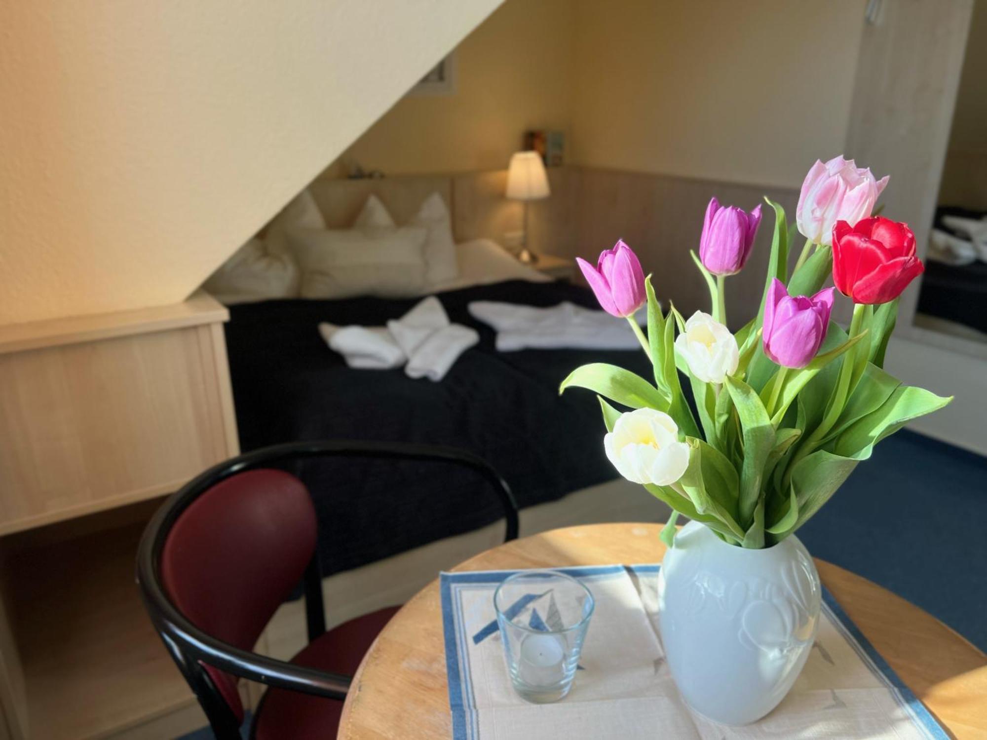Hotel-Pension Zur Mole Wiek auf Rügen Eksteriør billede